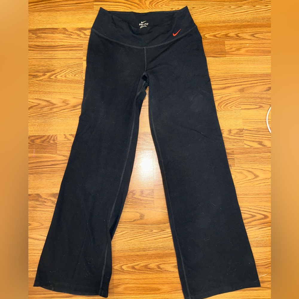 Dryfit Nike sweat pants. Size M